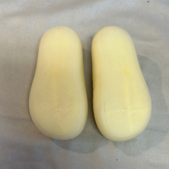 NWOT Cream and Yellow Baby Walker Shoes with Knitted Upper - Picture 3 of 5